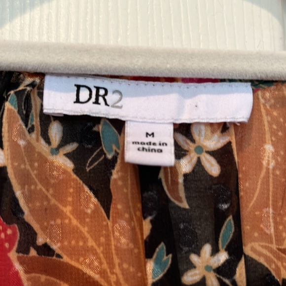 Dr2 Medium multicolor earthtones flower print top - Picture 7 of 9